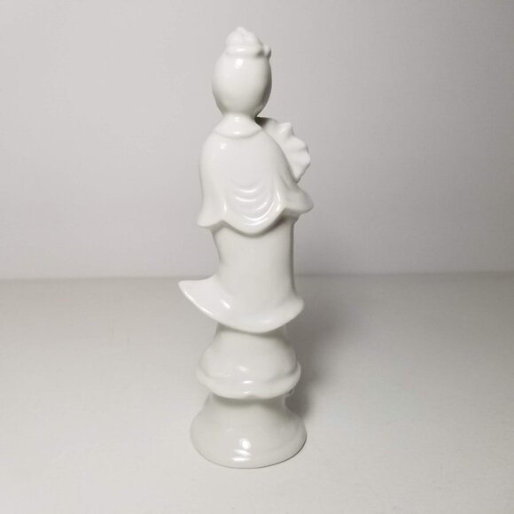 Tilso made in Japan geisha figurine statue white - Picture 2 of 5